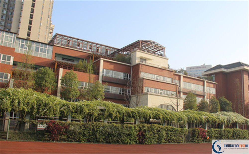 成都七中八一學校住宿條件怎么樣？