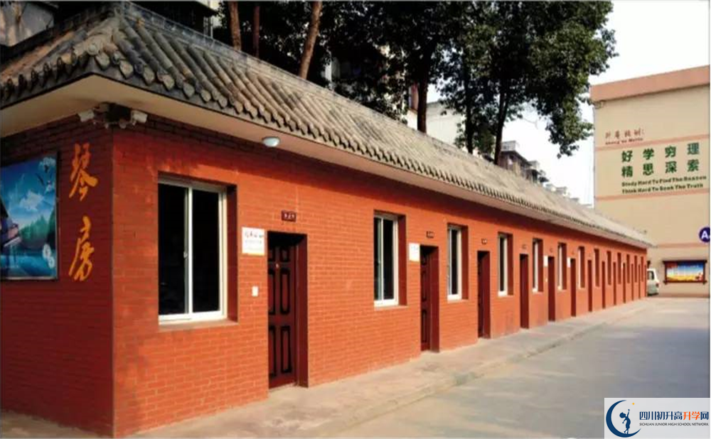升庵中學(xué)住宿費(fèi)用是多少？