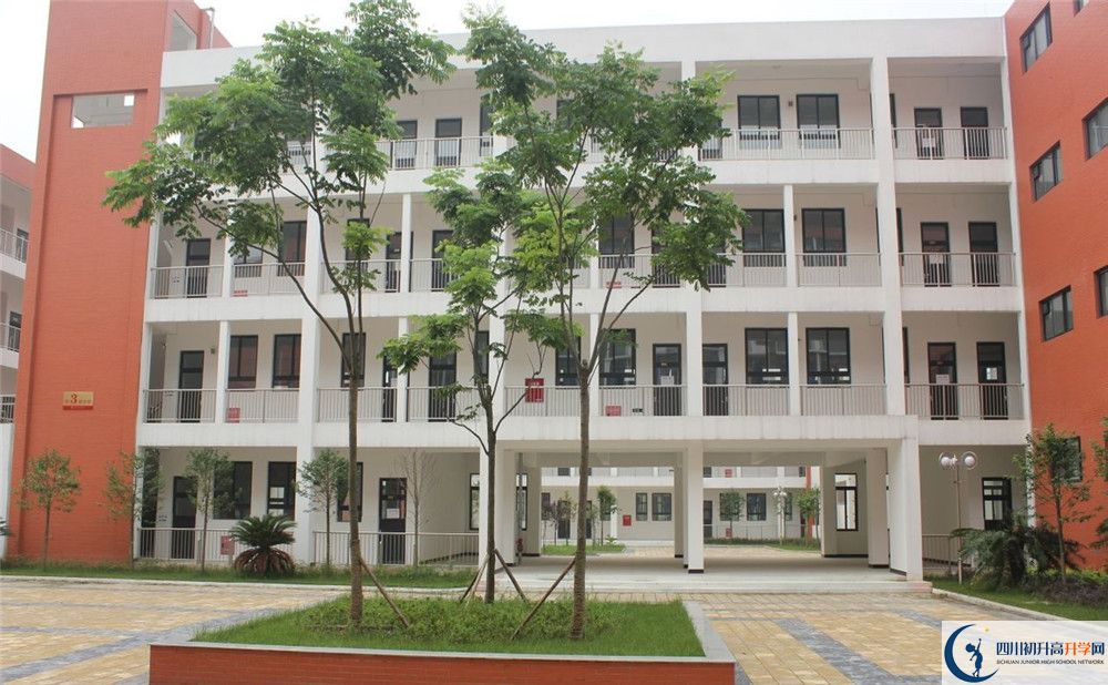 金堂中學(xué)住宿費(fèi)用是多少？