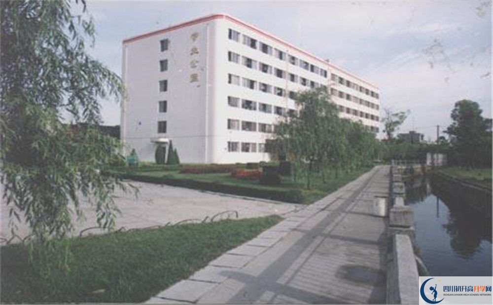 武侯高級(jí)中學(xué)平行班與實(shí)驗(yàn)班差多少？