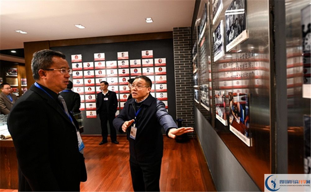 成都十二中平行班與實(shí)驗(yàn)班差多少？