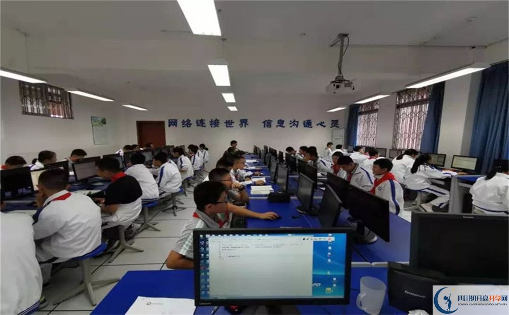 電子科技大學(xué)實(shí)驗(yàn)中學(xué)位置在哪里？