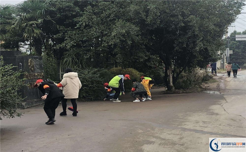 養(yǎng)馬中學(xué)位置在哪里？