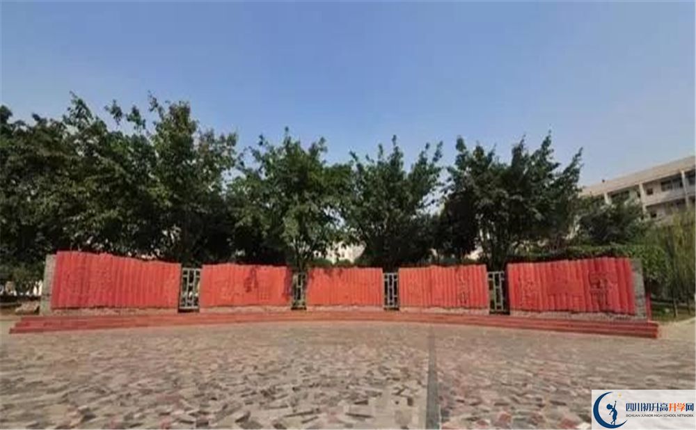 溫江二中實驗班人數(shù)是多少？
