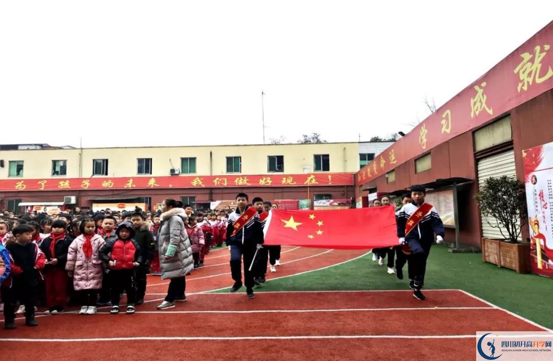 成都文武學(xué)校高中分班考試難嗎？