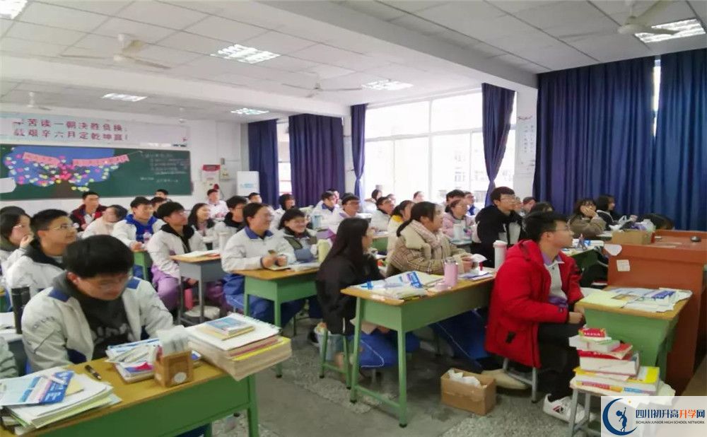 簡陽中學(xué)實(shí)驗(yàn)班學(xué)費(fèi)貴嗎？