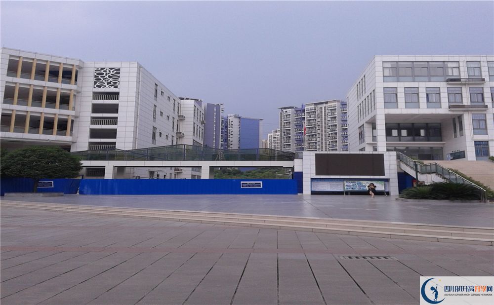 成都市第三中學(xué)2020年高考人數(shù)是多少？