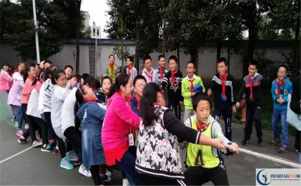 成都市龍泉中學(xué)2020年高考人數(shù)是多少？