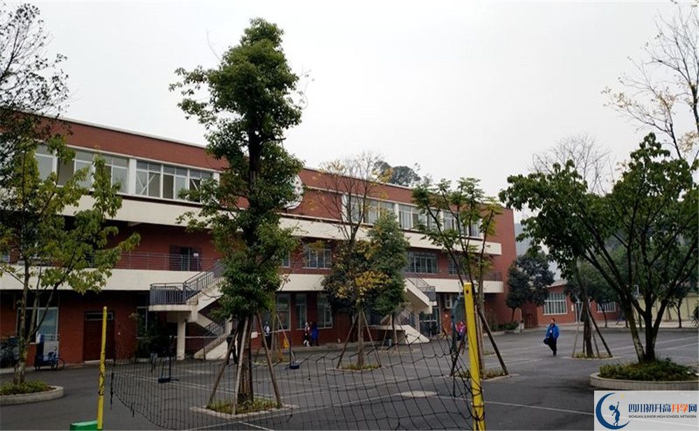 成都七中八一學(xué)校初三課程資源在哪里看？