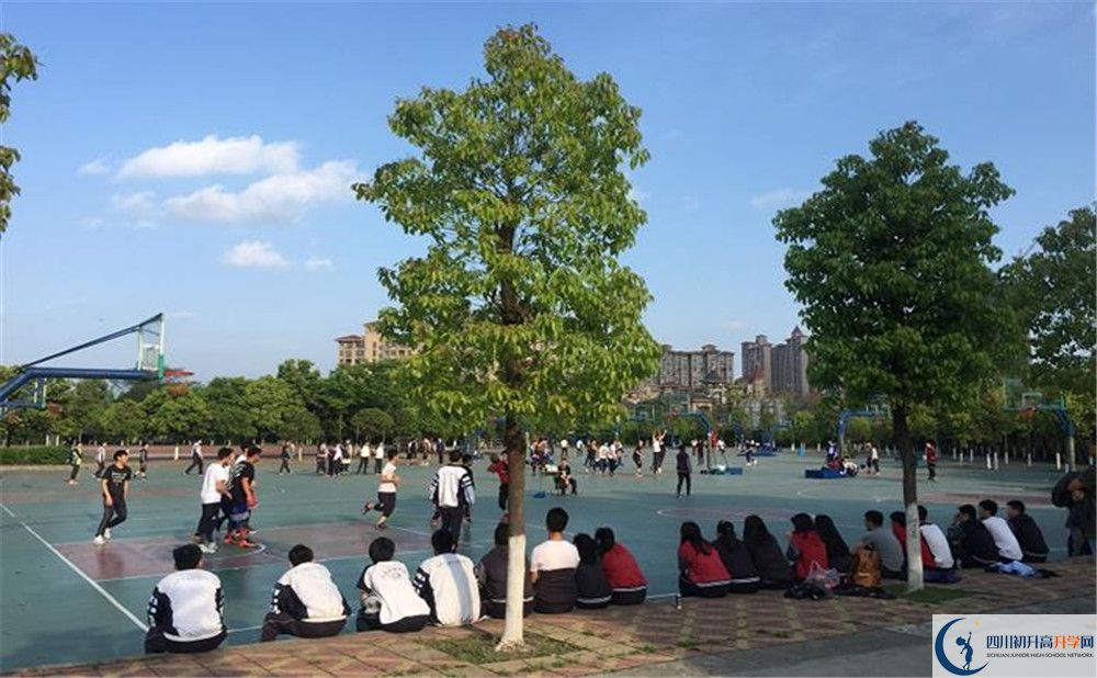 三原外國語學校今年的學費怎么收取，是否變化？